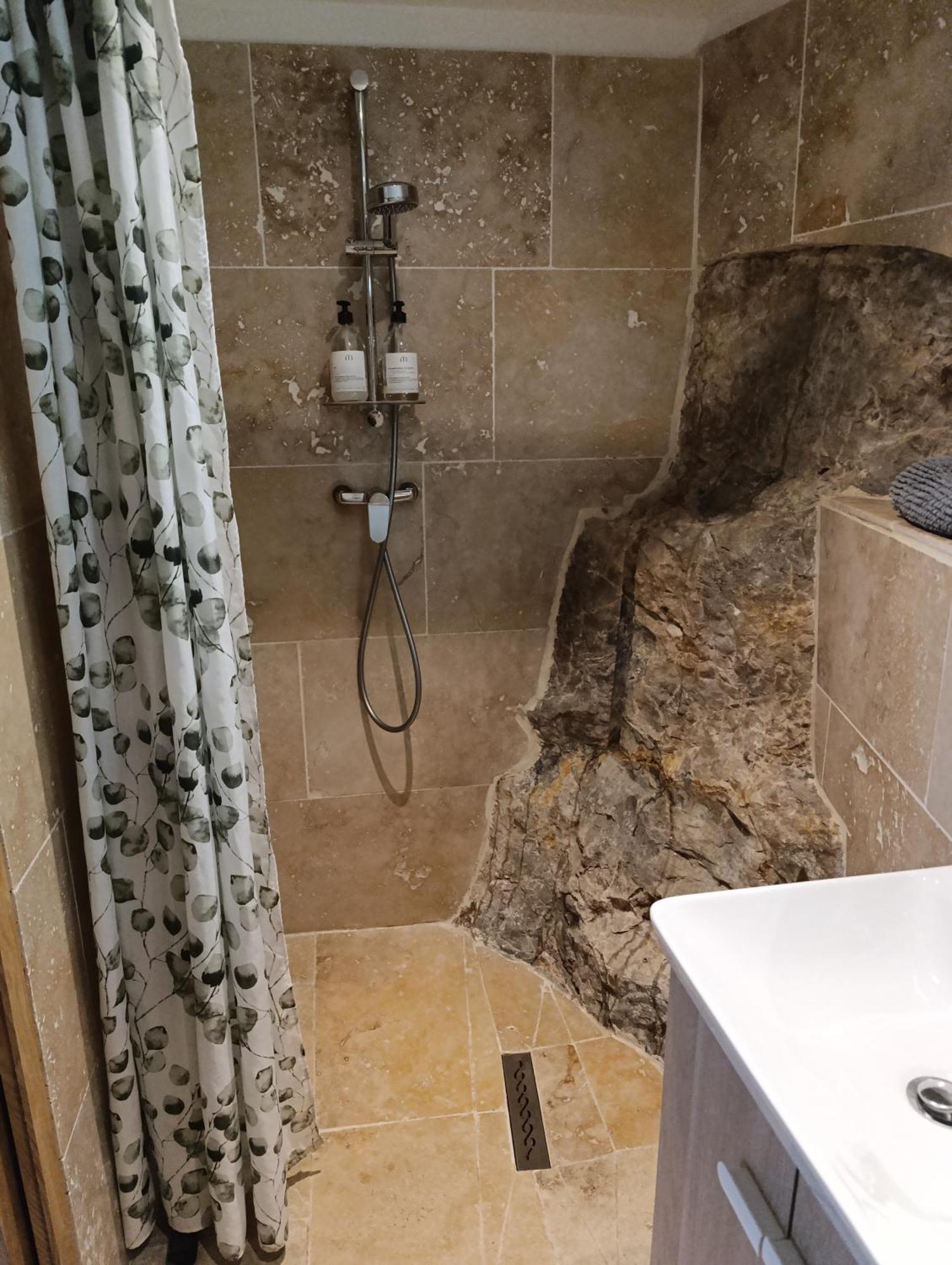 Logement Le Gabian Ampus Экстерьер фото