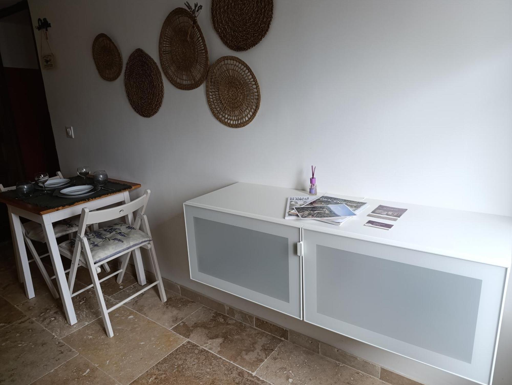 Logement Le Gabian Ampus Экстерьер фото